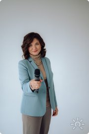 Лана Светлова, оратор