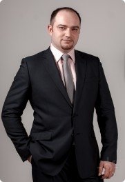 Артём Алёхин руки в&nbsp;брюки