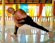 Действующий инструктор крупнейшего в&nbsp;России центра йоги "Прана"