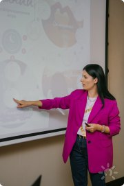 Проводила демо игру в&nbsp;женском клубе