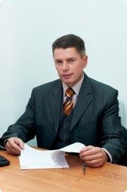 Бизнес-консультант, профессор
