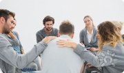 Групповая терапия (возможность войти в&nbsp;работающие очные терапевтические группы)