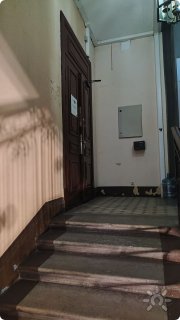 По лестнице наверх
