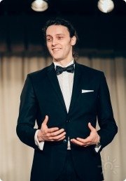 Ведёт обучение Антон Духовский и&nbsp;его команда тренеров