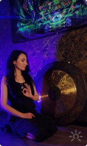Светлана Гайзлер, проводник Гонг медитаций и&nbsp;Гвоздестояния