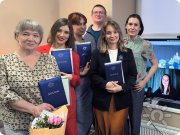 На иллюстрации&nbsp;— выкускной Профессионального курса в&nbsp;мае 2025 года с&nbsp;преподавателями Надеждой Кузнец